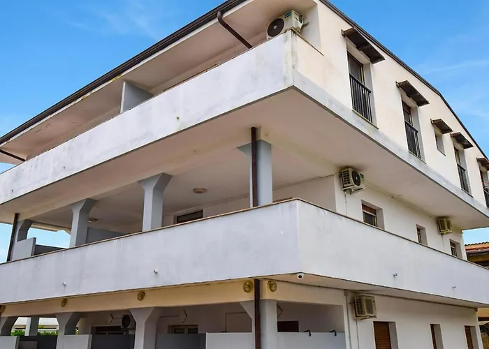 1 Bedroom Stunning In Apartamento