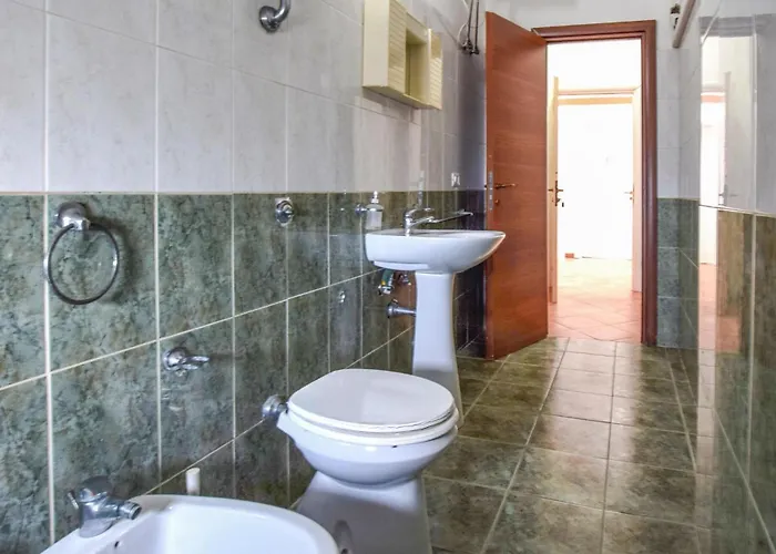 1 Bedroom Stunning In דירה *